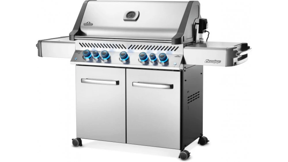 Napoleon Prestige P665RSIBPSS-3 Gas BBQ - Free Rotisserie And Cover 3 Napoleon Prestige P665RSIBPSS-3 Gas BBQ - Free Rotisserie And Cover - Image 3
